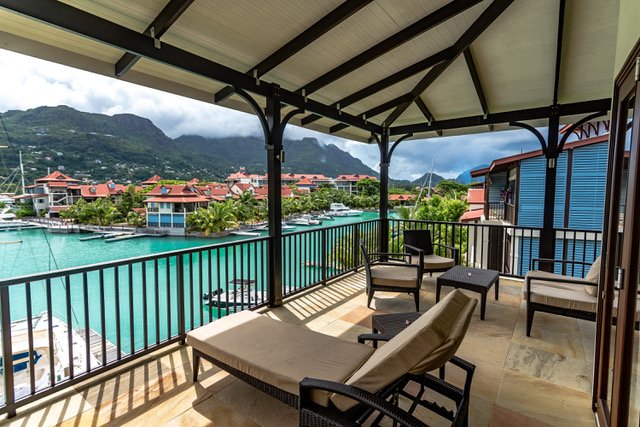 Ambrosine 21 Balcony ΓCo Eden Islanda Sphere Estates 006